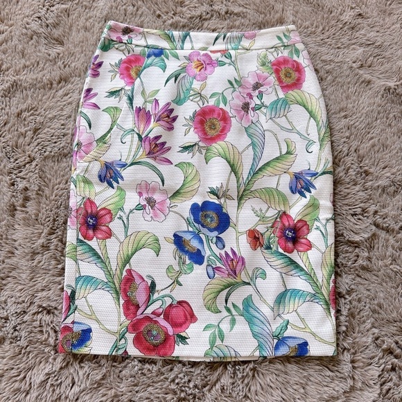 Ann Taylor Dresses & Skirts - Ann Taylor Floral Skirt